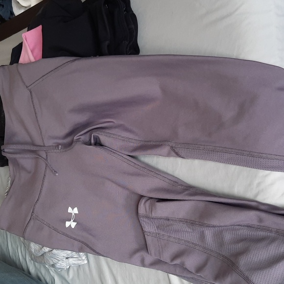 Workout clothing bundle! Under Armour, Lole, QueenieKe. Mostly small or XS - Picture 4 of 10